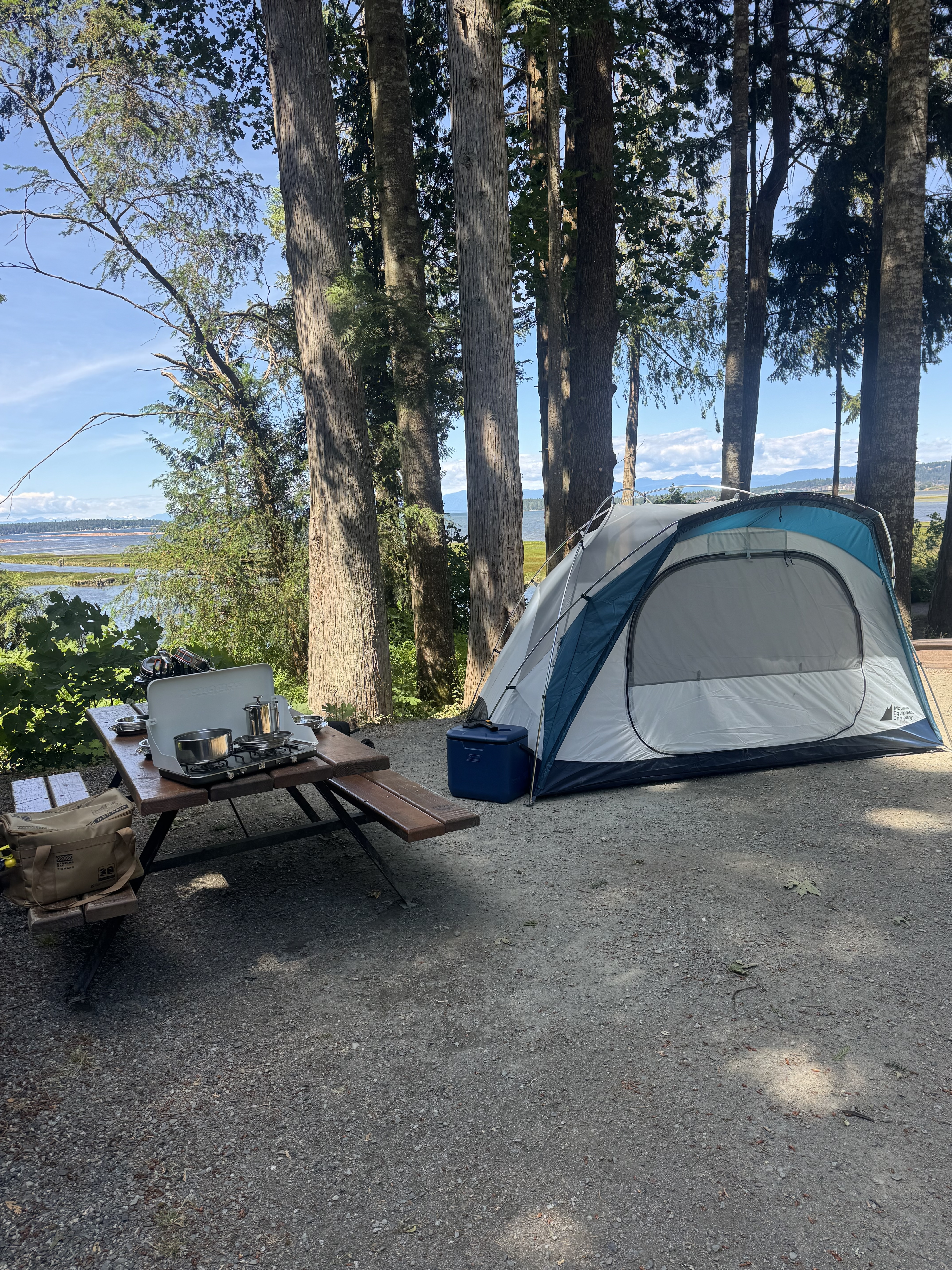 4-6 Person Tide & Trail Package